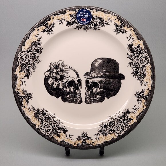 Set of 2 Dinner Plates - Royal Stafford Skulls & Roses Halloween China Dishes - Picture 3 of 6